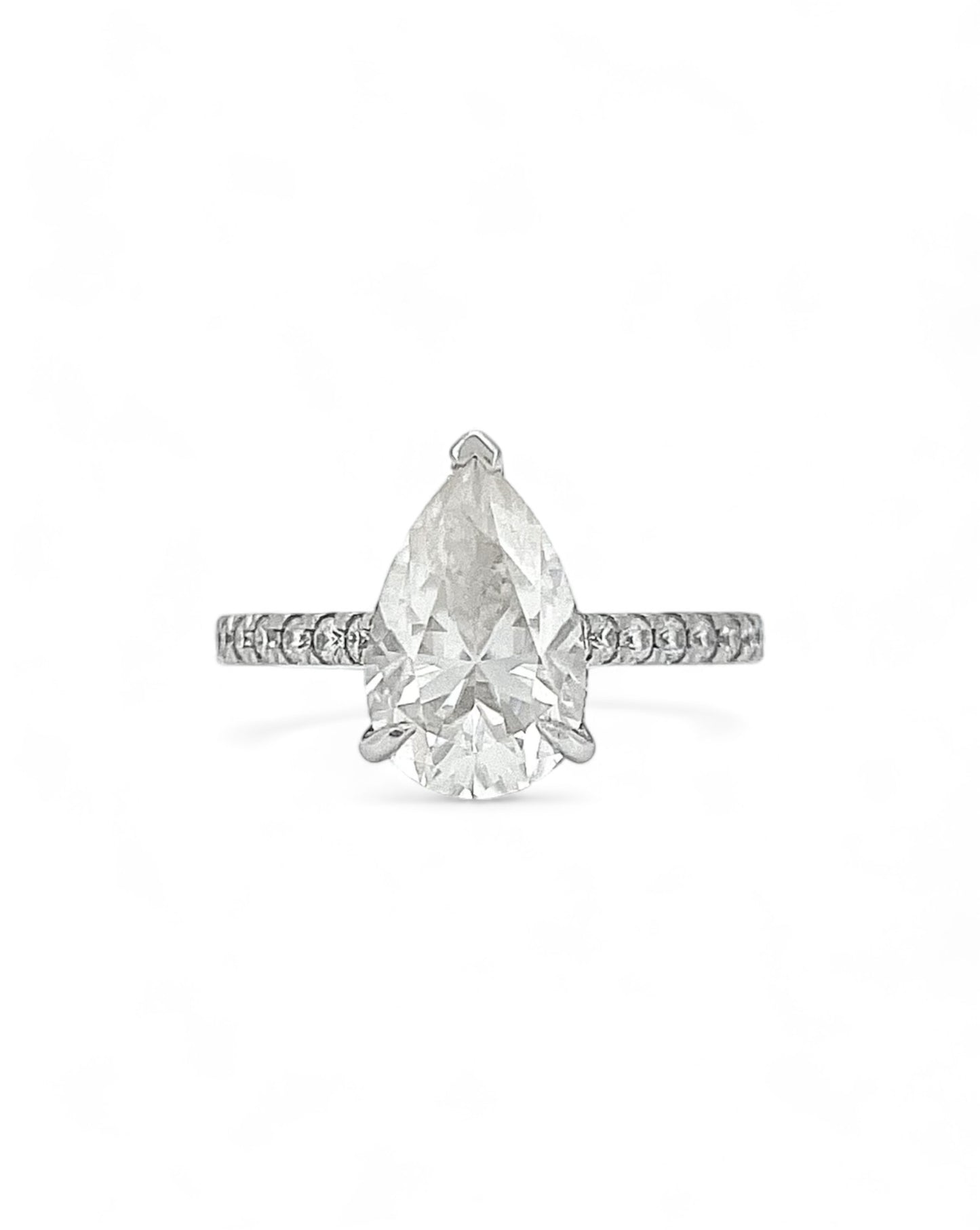 Privé Pear Moissanite Ring