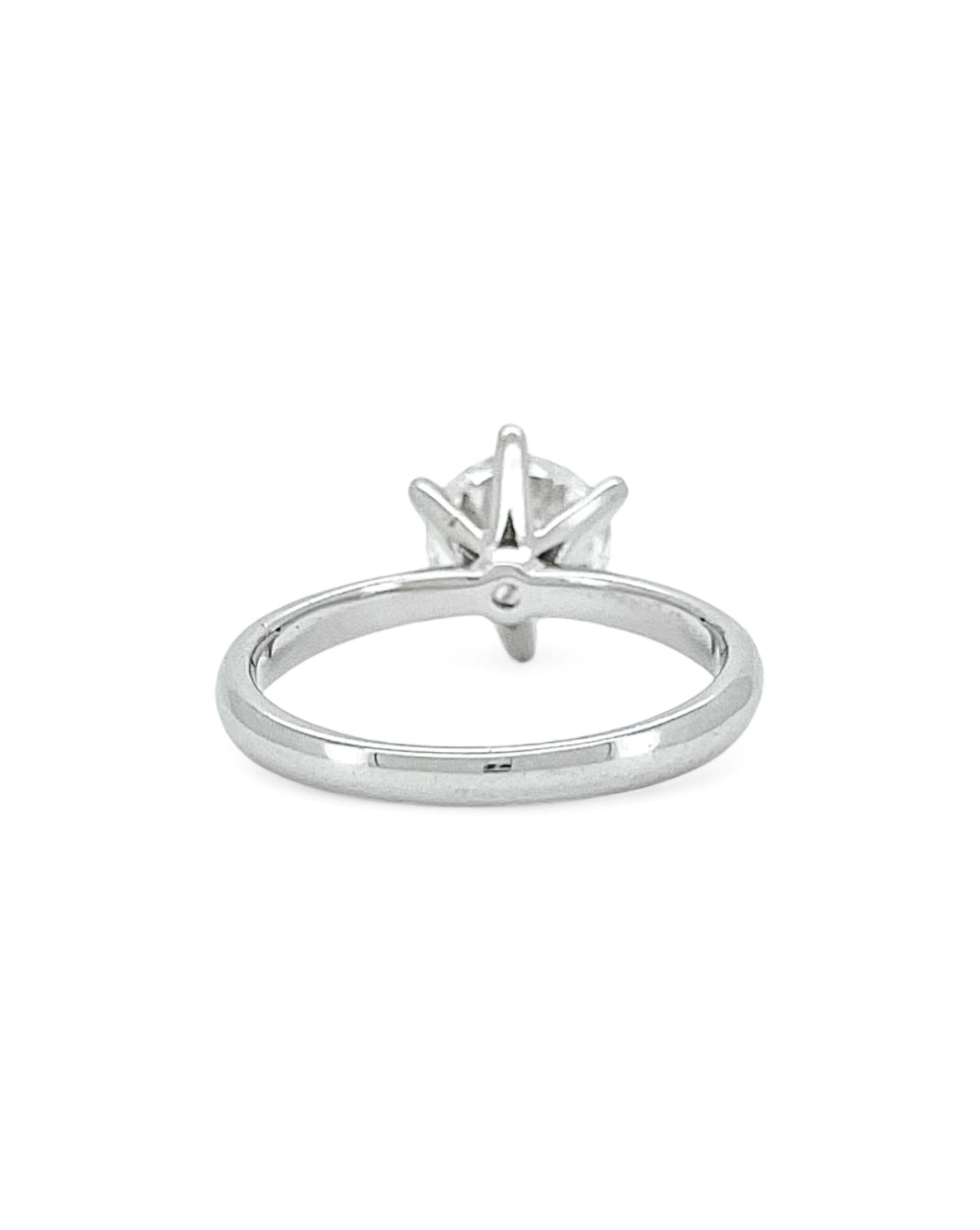 Moonlight Classic Round Moissanite Ring