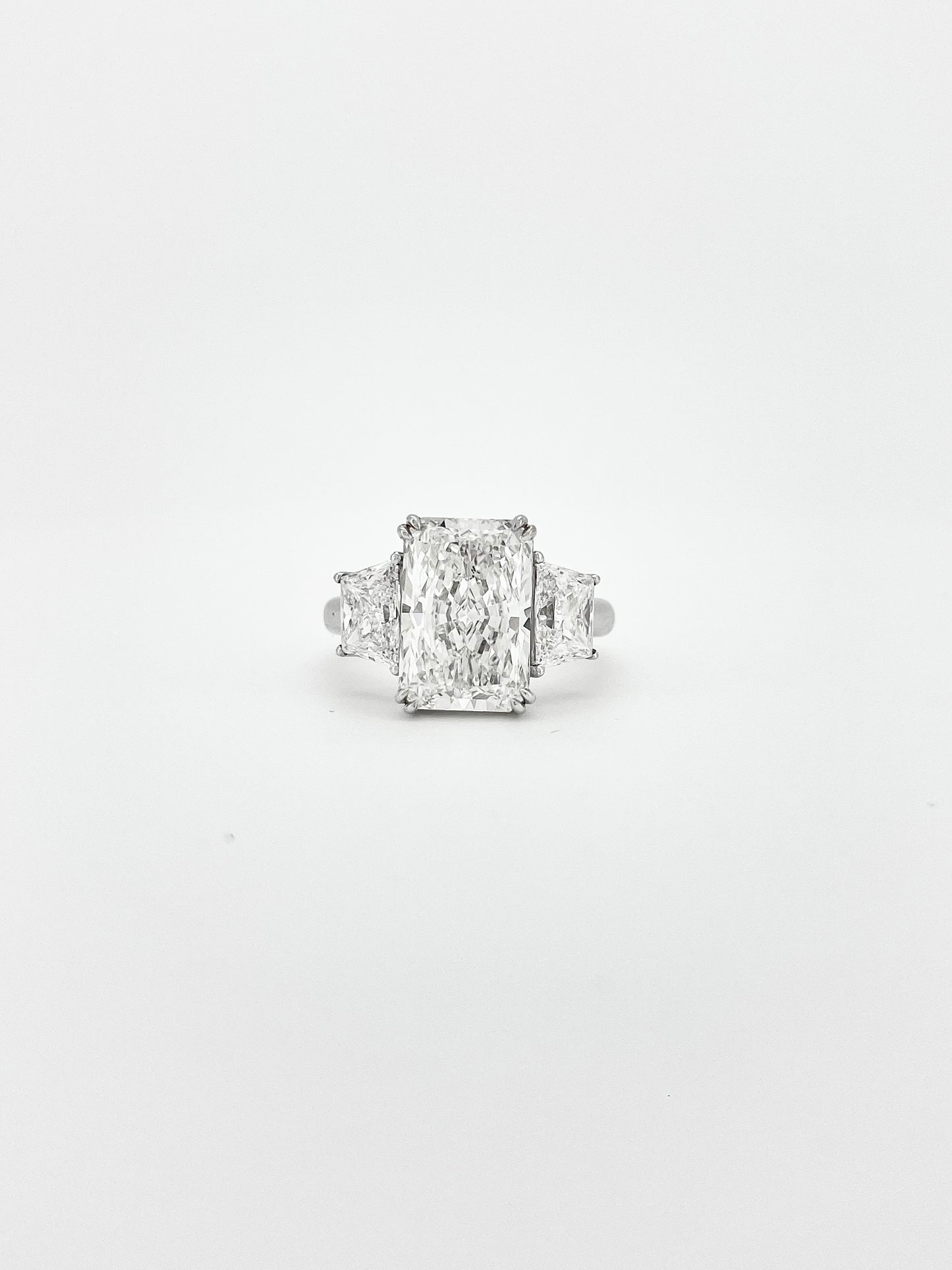 Elegance Radiant Cut Diamond Ring