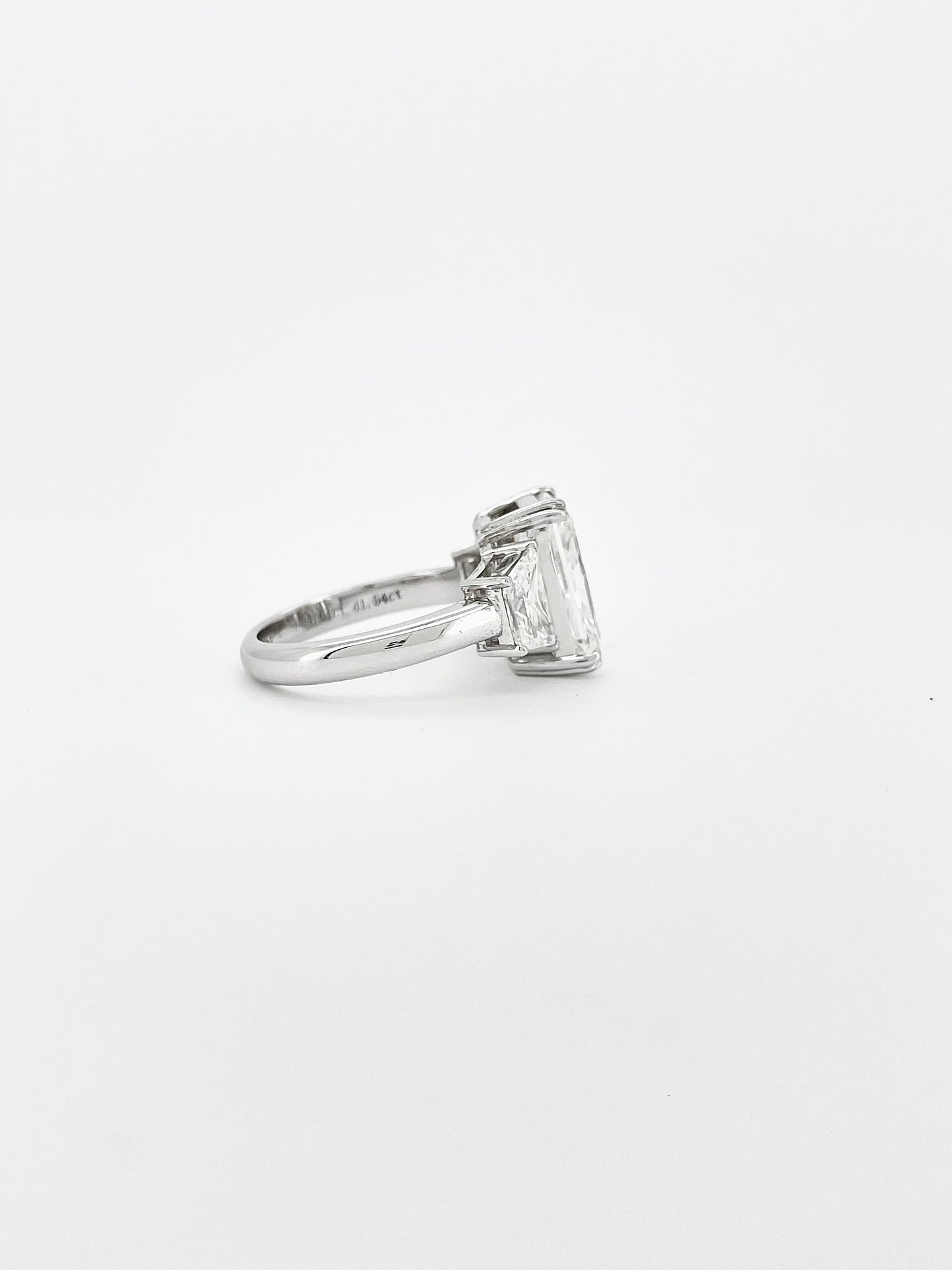Elegance Radiant Cut Diamond Ring