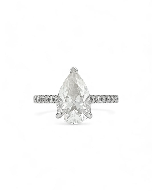 Privé Pear Moissanite Ring