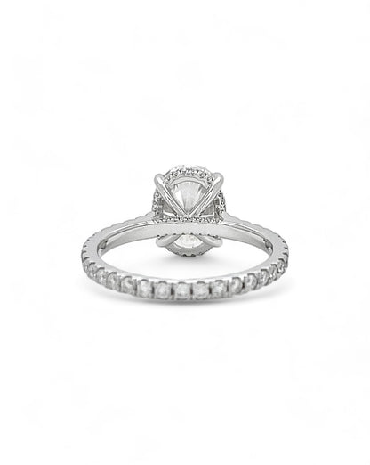 Privé Oval Moissanite Ring