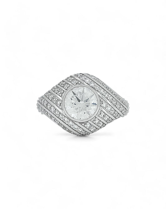 Heirloom Round Diamond Ring