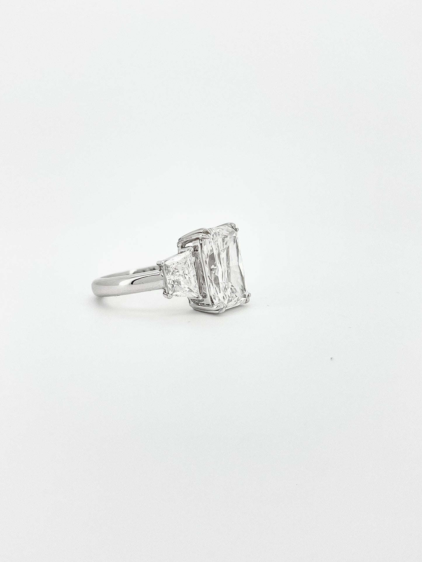 Elegance Radiant Cut Diamond Ring