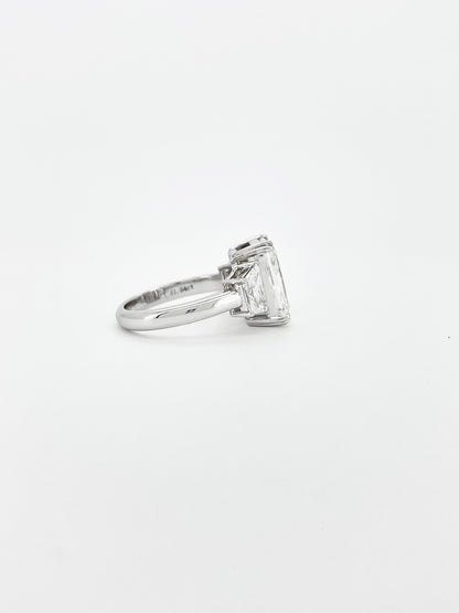 Elegance Radiant Cut Diamond Ring