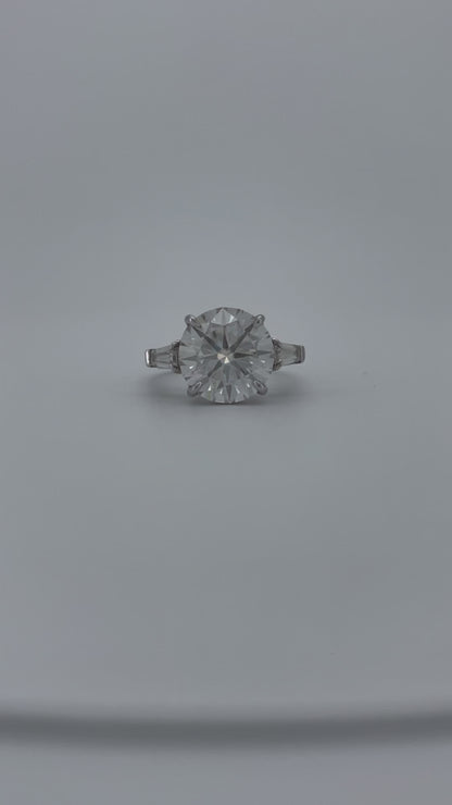 Elegance Round Moissanite Ring